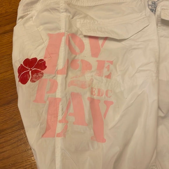 EDC by Esprit White Cargo Parachute Pants with Prints 100% cotton. - Picture 2 of 7